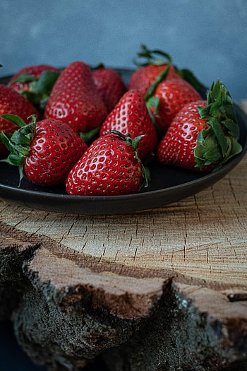 Food, Strawberry, Wood, Wooden, Berry HD phone wallpaper