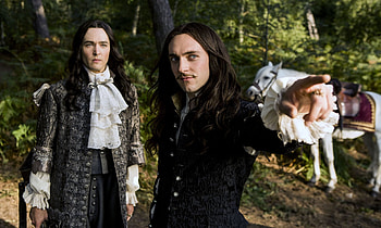 Versailles (2015), alexander vlahos, man, couple, george blagden, actor, brother, philippe, versailles, louis XIV, tv series HD wallpaper