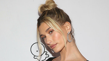 Hailey Bieber, Pink hair transformation, Justin Bieber's love, Style experiment HD wallpaper