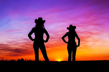 Sunset On The Range, cowgirls, Silhouettes, range, clouds, sun, sunset, hats HD wallpaper
