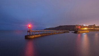 beacons on piers in a still night, night, sea, beacons, lights, coast, piers HD wallpaper