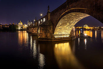Mirror-like reflections, Charles Bridge's beauty, Andrei Dima's lens, Prague's charm HD wallpaper
