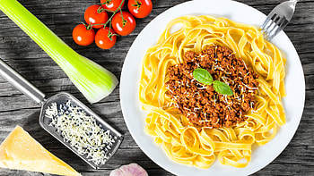 Cheesy spaghetti delight, Tomato indulgence, U , Pasta and cheese HD wallpaper