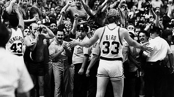 Larry Bird, Stealing the ball, Memorable moment, Sports history HD wallpaper