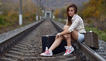 Hesitant, girl, train, pretty, bags HD wallpaper