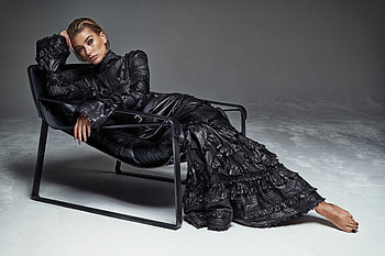 Hailey Baldwin Pose Dress Chair , hailey-baldwin, celebrities, girls, model HD wallpaper