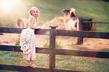 .wiki-graphy-baby-girl-fence-country-farm- HD wallpaper