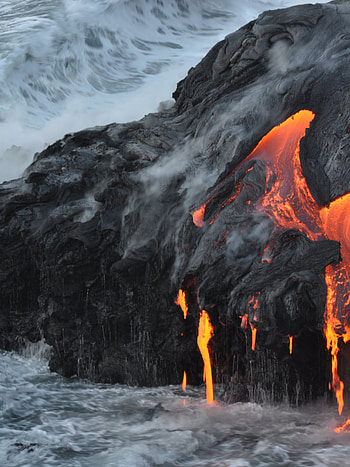 Hawaii Volcanoes National Park, Ocean entry of lava flow, and mobile, Volcanic HD phone wallpaper