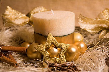 Christmas candle, golden, holidays, graphy, cute, balls, stars, gold, garland, ball, christmas, decorations, candles, lovely, new year HD wallpaper