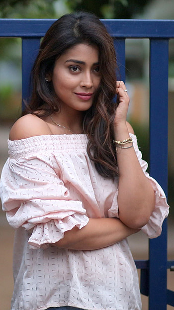Shreya Saran, multilingual actress, model, sexy gorgeous HD phone wallpaper