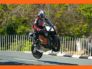 Flying at the TT, tt, flying, honda, john HD wallpaper