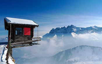 cabin overhanging a mountain edge, snow, clouds, overhang, mountains, cabin HD wallpaper