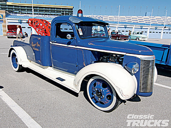 Goodguys Event At Kansas Speedway, blue, tow truck, gm, wjite HD wallpaper