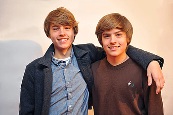 Cole Sprouse TV Shows, Shirtless modeling, Dylan Sprouse's reaction HD wallpaper