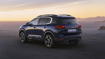 Citroen C5 Aircross SUV Hybrid 2022 2 Cars HD wallpaper