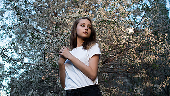 Looking away, white T-shirt, outdoor, woman, model HD wallpaper