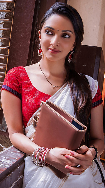 Kiara advani, red, Saree, Kiara_Advani HD phone wallpaper