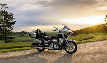 10 Harley-Davidson Road Glide , Stunning backgrounds, Expert craftsmanship, Highway adventures HD wallpaper