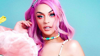 Pabllo Vittar, Brazilian music sensation, Energetic performances, Glamorous style HD wallpaper