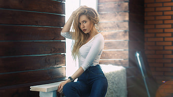 Brunette Girl Model Is Wearing White Top And Blue Jeans Girls HD wallpaper
