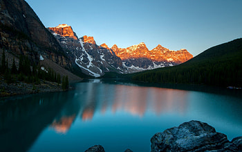 Moraine Lake, Moraine State Park, Canada, sunrise, mountain, lake, park, rock, reflection, light, national, nature, moraine, sky, canada, water, sunset HD wallpaper