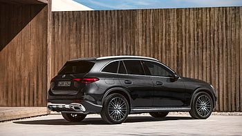 Mercedes Benz GLC 300 4matic Avantgarde 2022 2 Cars HD wallpaper