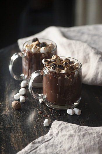 Baileys Almande hot cocoa, Dairy- delight, Nutmeg-infused, Cozy winter treat HD phone wallpaper