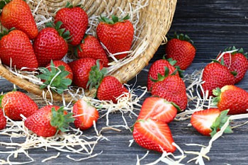 Strawberry, basket, yummy, berries, fresh HD wallpaper