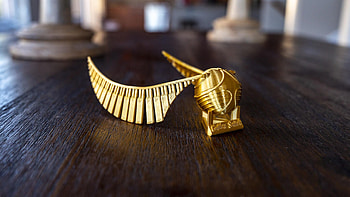 Golden Snitch, Movies, Golden Snitch prop from Harry Potter HD wallpaper
