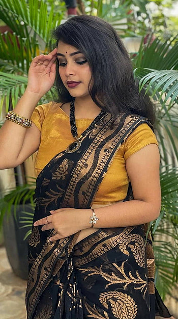 Parmita, telugu actress, saree lover HD phone wallpaper