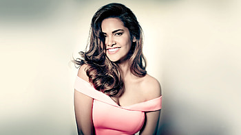 Esha Gupta 4, esha-gupta, indian-celebrities, girls, desi-girls HD wallpaper