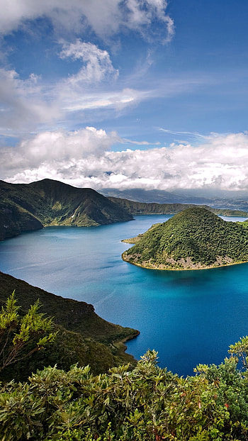 Cuicocha caldera, Crater lake, Cotacachi volcano, Andes Ecuador HD phone wallpaper