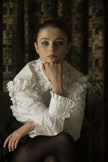 Thomasin McKenzie hot, Lexie Moreland hoot, WWD magazine, Celebrity HD phone wallpaper
