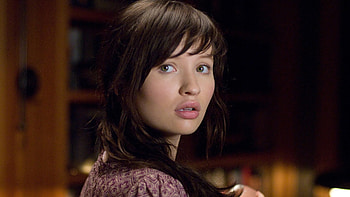 Emily Browning , Minimalist design, Seamless background, Celeb HD wallpaper