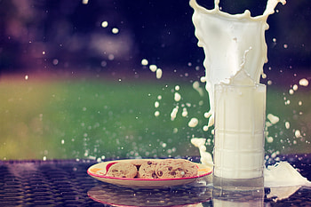 Food, Cookies, Spray, Splash, Glass, Milk, Oatmeal HD wallpaper