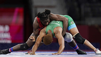 Tamyra Mensah-Stock vs Blessing Oborududu, Greco-Roman Wrestling HD wallpaper