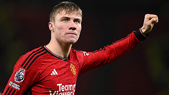 Manchester United Forward in Action Soccer, soccer, Manchester United F.C. HD wallpaper