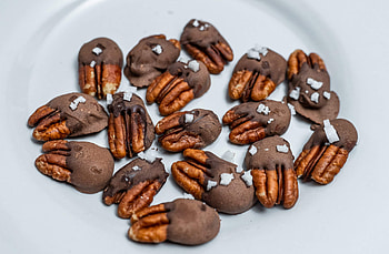 Pecans, Chocolate covered, Chef Abbie Gellman HD wallpaper