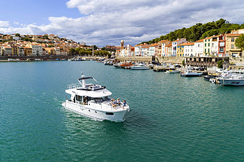 Swift Trawler 41, Generous travel, Motorboat adventure, Pleasure boating HD wallpaper