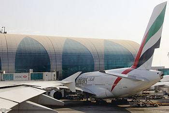 Airbus A380-861, Emirates Airline HD wallpaper