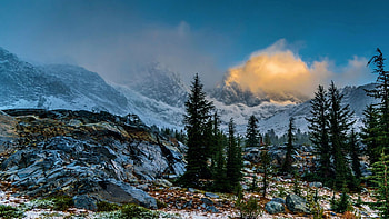 First rays of sun off Banner Peak after snow storm, Sierra Nevada, California, sunrise, morning, snow, trees, clouds, landscape, sky, usa HD wallpaper