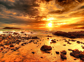 Beautiful nature, sea, golden, colorful, sundown, sunrise, stones, beach, reflection, bright, red, clouds, nature, sky, water, sunset HD wallpaper