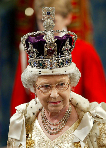 BBC Documentary, Queen Elizabeth, British Monarchy, Panorama Society HD phone wallpaper