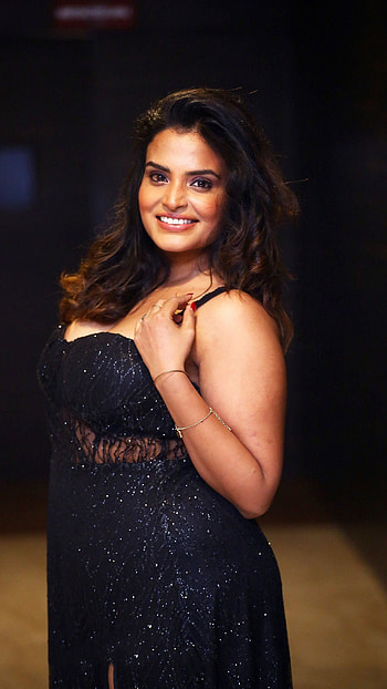 Sarayu, telugu actress, model, sexy gorgeous, 7arts HD phone wallpaper