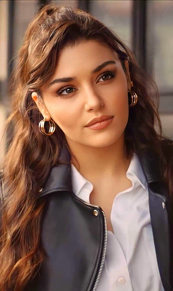 Hande Ercel, Turkish beauty, Beauty girl, Inspiring HD phone wallpaper