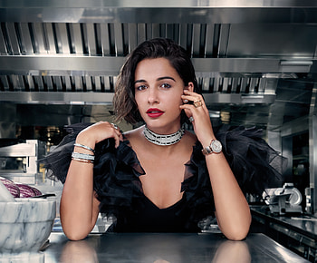 Black dress, beautiful Naomi Scott HD wallpaper