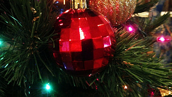 Red Christmas, red ornament, christmas red, red bulb, red decorations HD wallpaper
