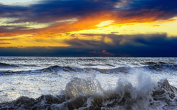 Splashy Wave, sea, clouds, wave, splash HD wallpaper