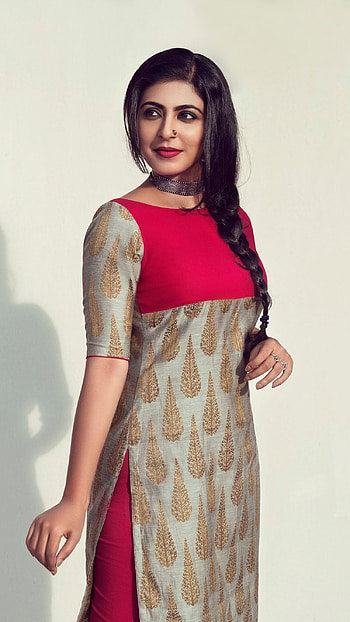 Leona lishoy, malayalam actress HD phone wallpaper
