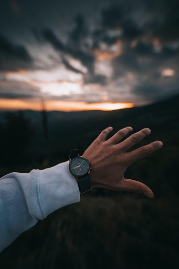 Clock, Hand, Miscellanea, Miscellaneous, Focus, Fingers HD phone wallpaper